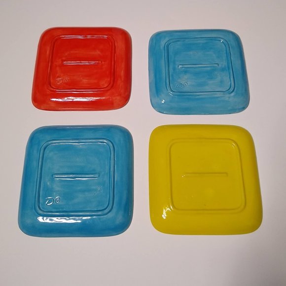 Emoji 4 pc Square Ceramic Plates - Picture 2 of 8